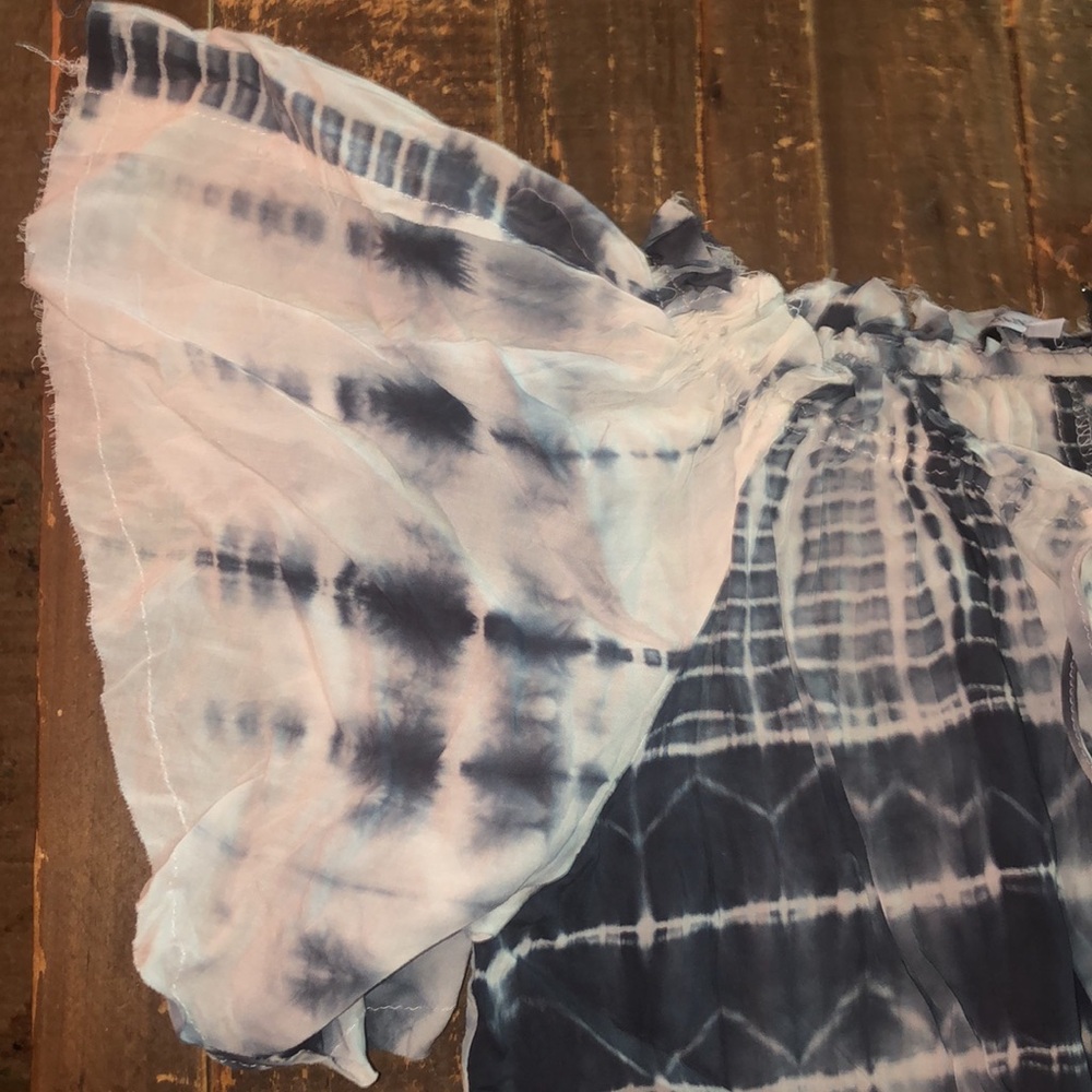 Olivaceous Tie Dye Blouse in Blue Size Large - Picture 3 of 4